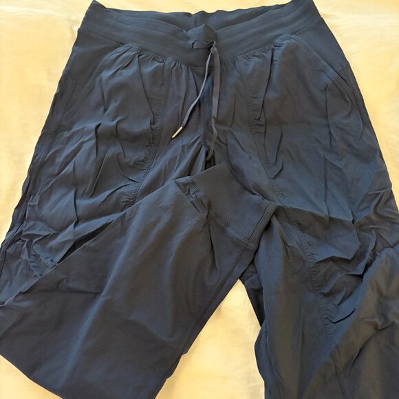 NWOT Lululemon Dance Studio Mid-Rise Jogger Full Length. Size 10. Navy. - Picture 1 of 2